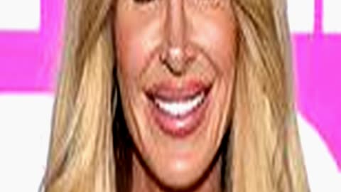 Kim Zolciak Strips Down to Tiny Bikini After