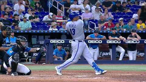 Salvador Pérez igualó a Bob Abreu