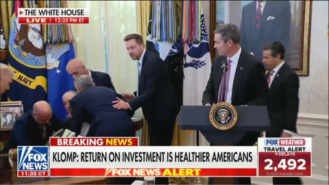 Pharma exec passes out during Trump presser