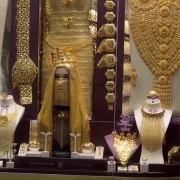 #gold Dubai luxury life style expensive jewelry