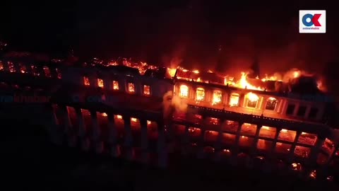 🔥🇳🇵 The parliament building in Nepal continues to burn.