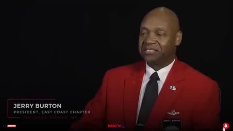 Red tails : The Turn Story Of the Tuskegee Airmen