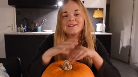 Netherlands Autumn Vlog 🍂 Apple Picking, Pumpkin Carving & Spooky Season