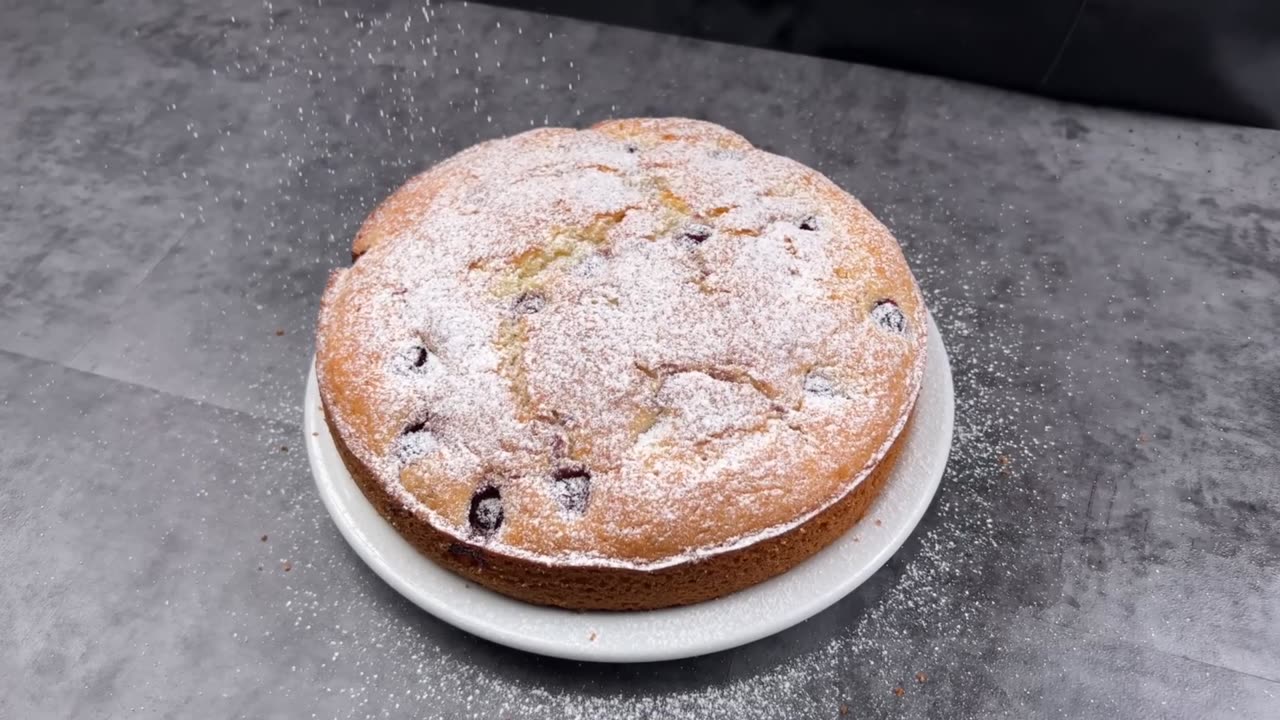 Easy Cherry Cake with Sour Cream – Soft, Juicy & Full of Flavor!