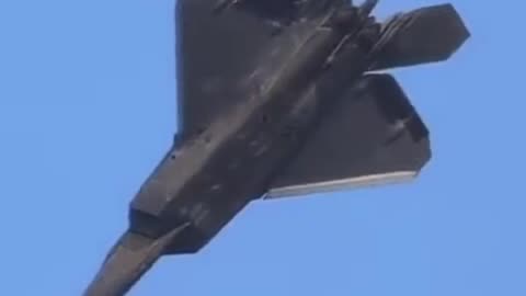 This F-22 pilot is amazing