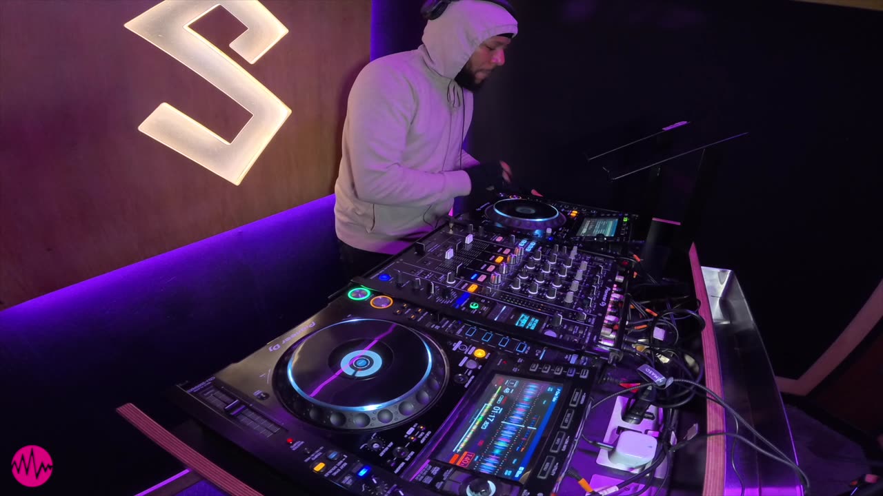 Live DJ mix 🇬🇧