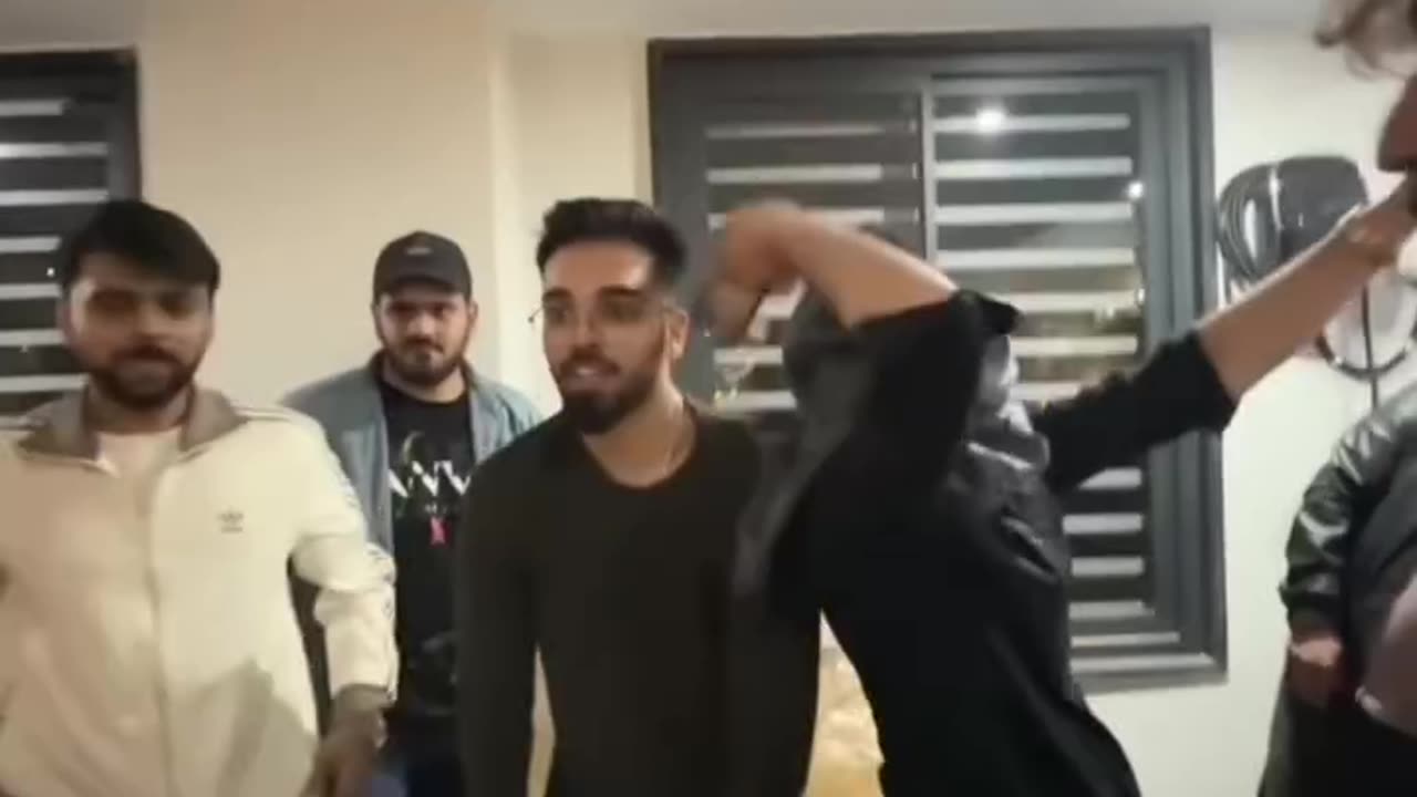 Elvish bhi dance🔥💀