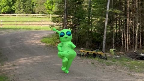 Alien Prepares For Foot Race