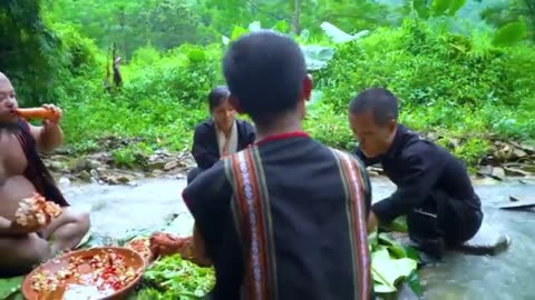 Cooking Crocodile Meat in the Wild 🐊🍀 | Part 5