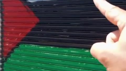 😁IF YOU ARE GOING TO GRAFFITI, AT LEAST GET THE COLOR SCHEME OF YOUR TERRORIST FLAG RIGHT !😁