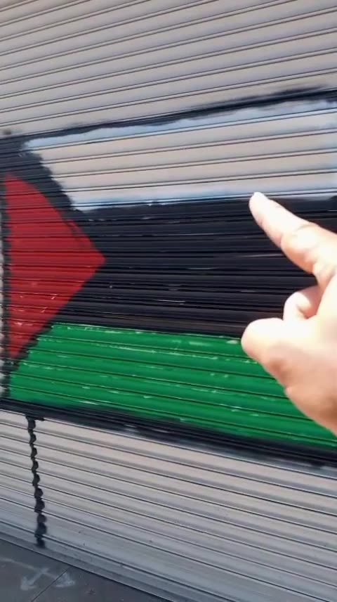 😁IF YOU ARE GOING TO GRAFFITI, AT LEAST GET THE COLOR SCHEME OF YOUR TERRORIST FLAG RIGHT !😁