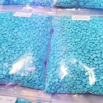 20250708-1 Sleeping Beauty Turquoise Cabochon: Deep - Sea Blue Treasure Box Opened on Fingertips