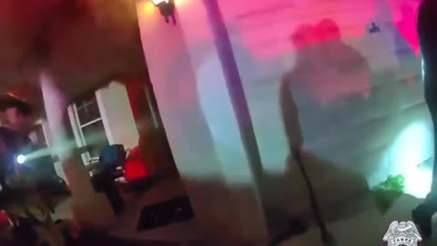 Hero cops save man from burning home in Tampa, Florida