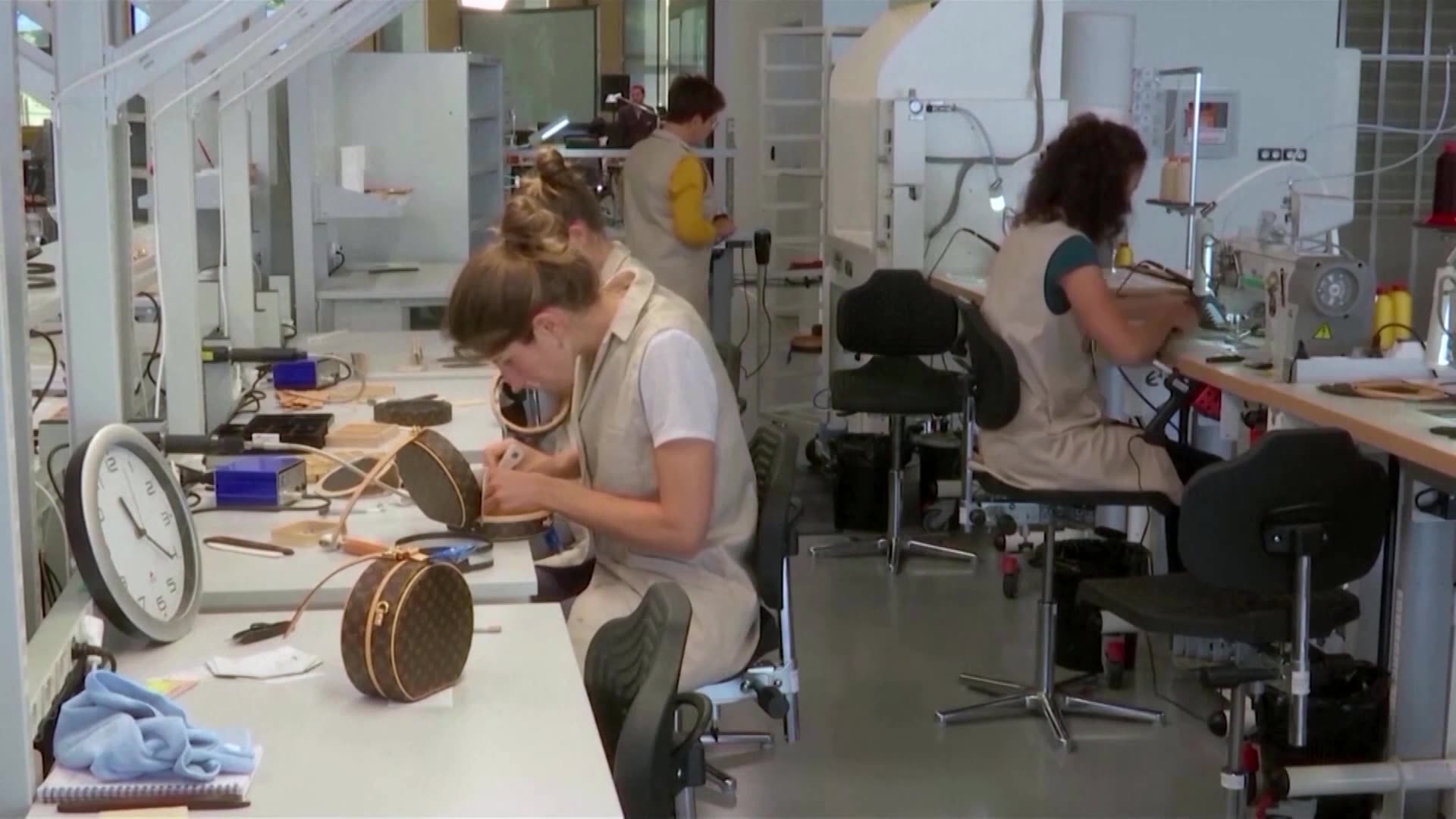 Armanis will instructs to gradually sell brand or seek IPO - document