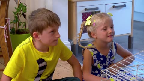 Mi Mascota y Yo - T03E02 - Coco y Squeaky, los Conejillos de Indias