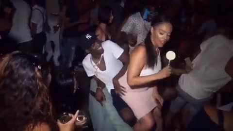 Hard twerking in club Hot Girl