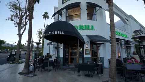 MILLIONAIRE KARENS MELTDOWN IN THE DESERT !! (720p60fps)