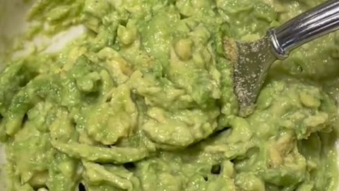 🥑🍳 Guac 'n Egg Delight: Low Carb Keto Avocado Toast 🍳🥑