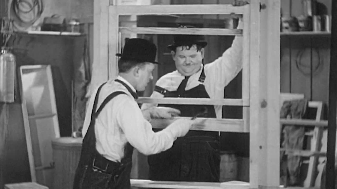 Busy Bodies (1933)