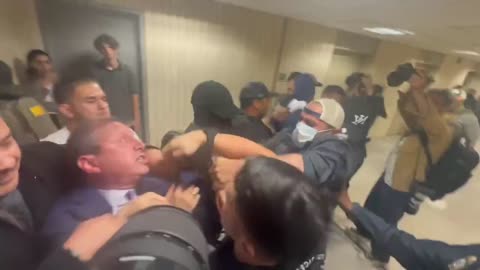 BREAKING: New York City Comptroller Brad Lander arrested by ICE at federal immigration court.