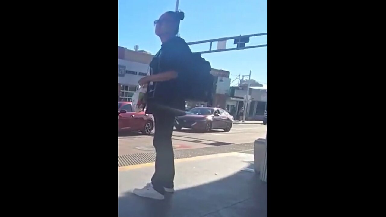 IP2 Stories - Krispy Pressing a Junkie During SpicTank! Coke Standing Scared