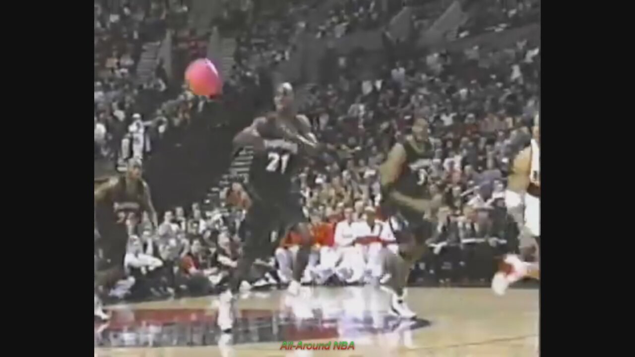 Kevin Garnett 27 Points 9 Ast @ Trail Blazers, 2003-04.