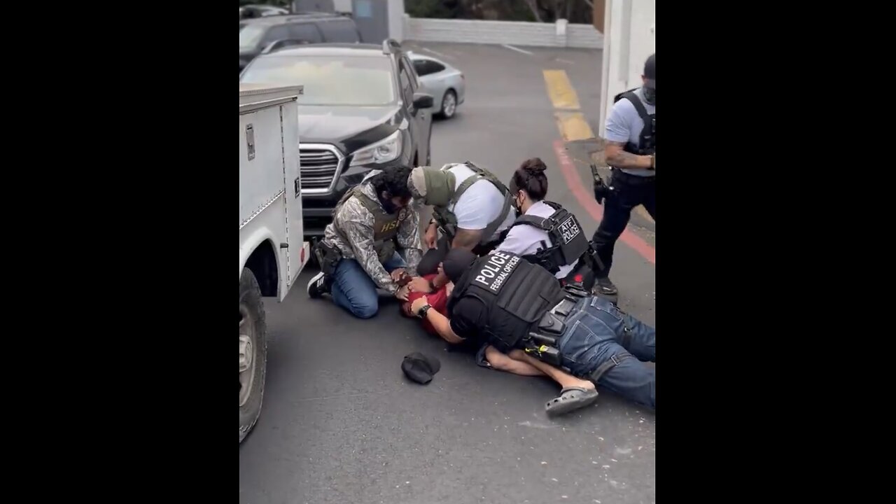 ICE~DHS~ATF AGENTS ARREST🚓👲🏃👮🏻♀️📸ILLEGAL ALIEN IN SAN DIEGO🏨🏃🛻👮♂️💫