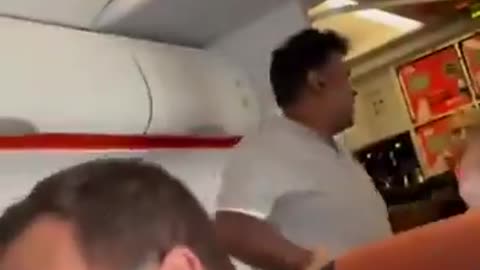 🚨 BREAKING: BOMB Threat on Flight to Scotland — “DE*TH TO TRUMP!”