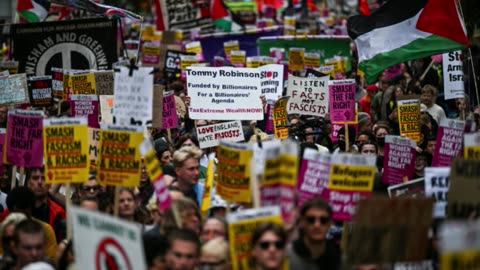 Scuffles with police as 100,000 anti-immigration protesters march in London