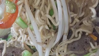 Do you know this? Pansit with Mung Bean Sprout. Panlasang Pinoy ng Madiskarteng Nanay.