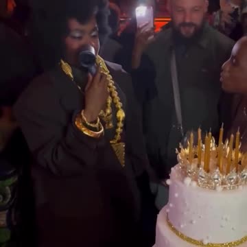 Let's All Say a Loud HAPPY BIRTHDAY to The Legendary Miss Lauryn Hill #HappyBirthday #MsLaurynHill