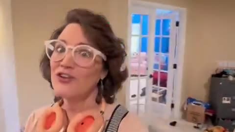 CLEANING LADY EXPOSES YOUTUBER’S “HOME” - NO ONE ACTUALLY LIVES THERE