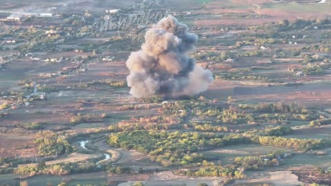 📌 Russian FAB-3000 Strike Destroys Bridge in Novopavlivka By "The Opinion"