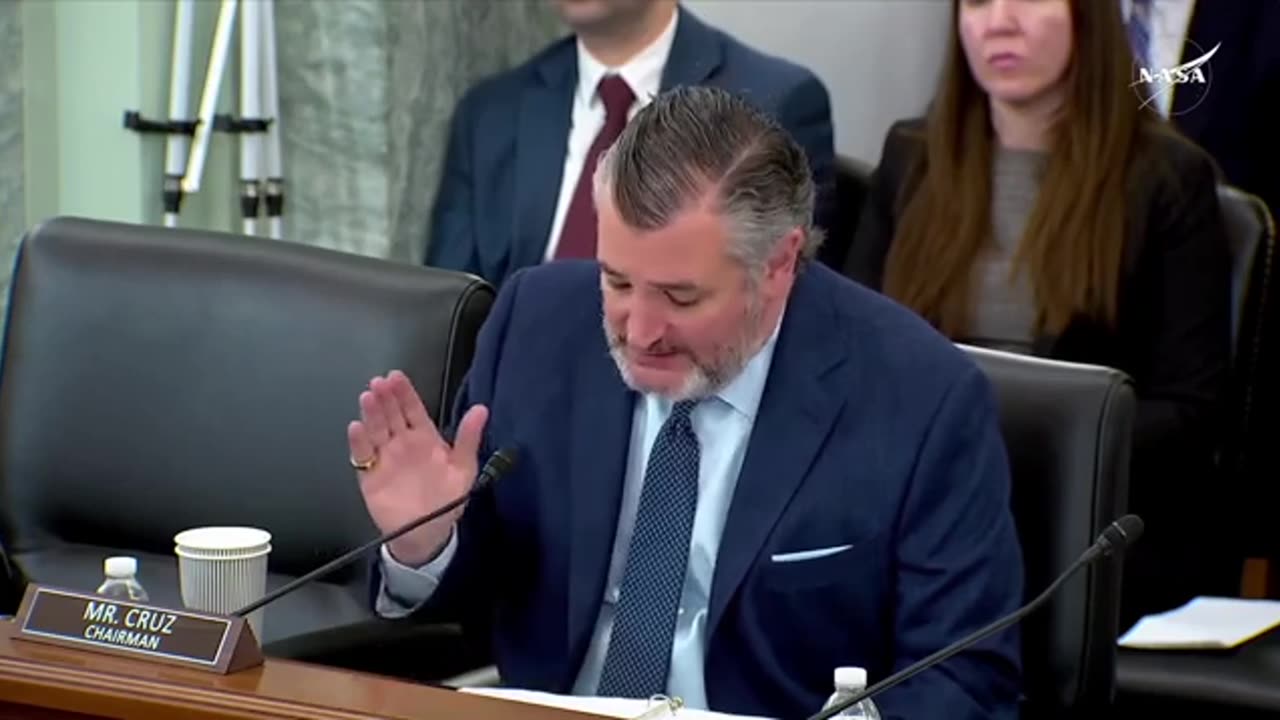 🔥 ELON MUSK SNUB? Jared Isaacman Grilled About Trump Meeting in Awkward NASA Hearing 😬