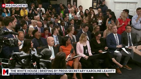 🇺🇸 Karoline Leavitt Takes On Legacy Media Reporters in Heated White House Briefing [LIVE]