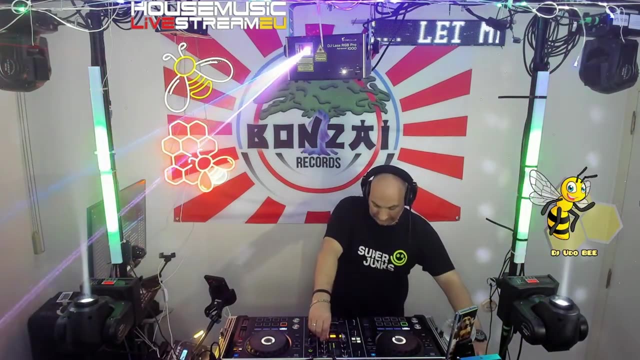 Udo Bee, mixing Houseclassics / Retro House