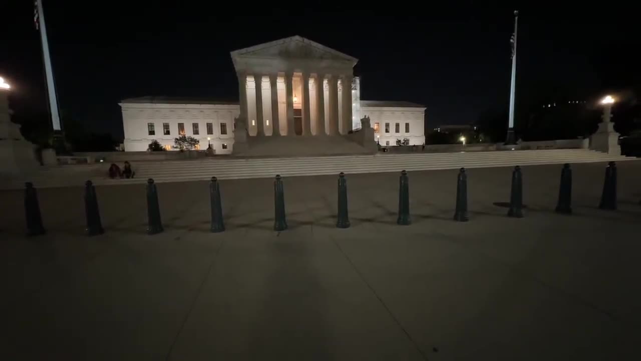LIVE - Are there fences at the Supreme Court tonight 2024