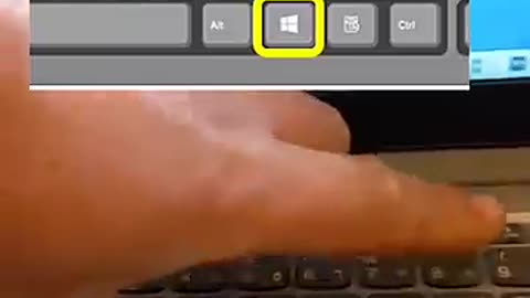 how to duplicate computer screen to projector