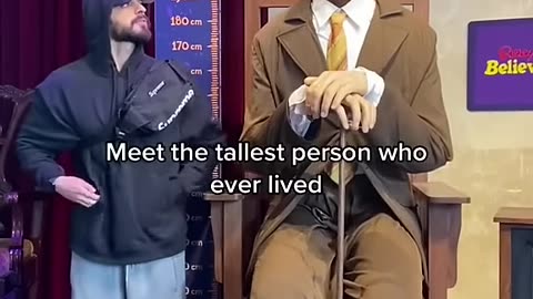 I’m 6’3 and I never felt so short #tall #short #worldrecord #wow