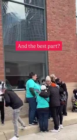Christians in Chicago praying outside abortion clinics