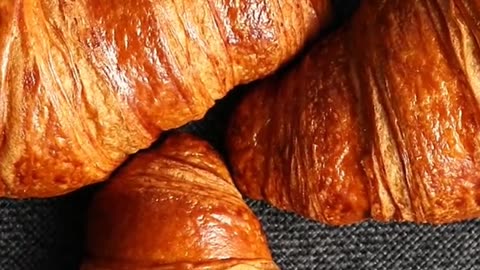 The Art of Perfect Croissants: Decoding the 100-Layer Science of Flaky Perfection