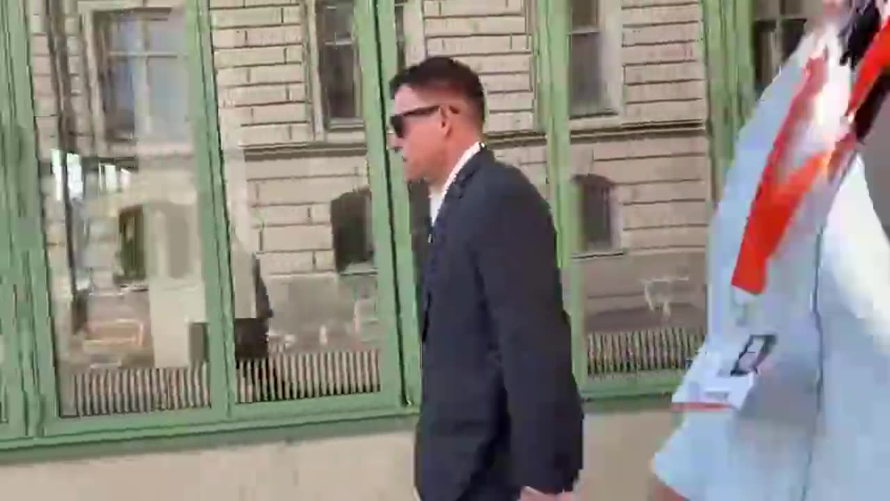 Peter Thiel, Presidente PALANTIR, Arrestato alla conferenza del BILDERBERG