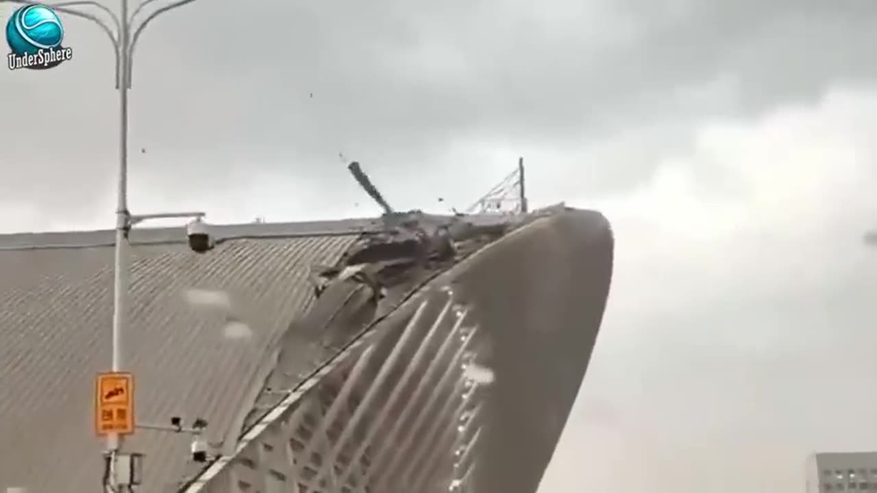 240KMH WINDS HIT CHINA