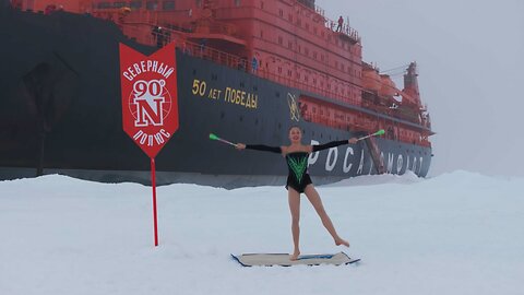 Rusa realiza gimnasia rítmica en el Polo Norte