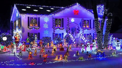 🎄Take A Walk Through Christmas✨Relaxing Holiday Music! City Streets & Homes🎁