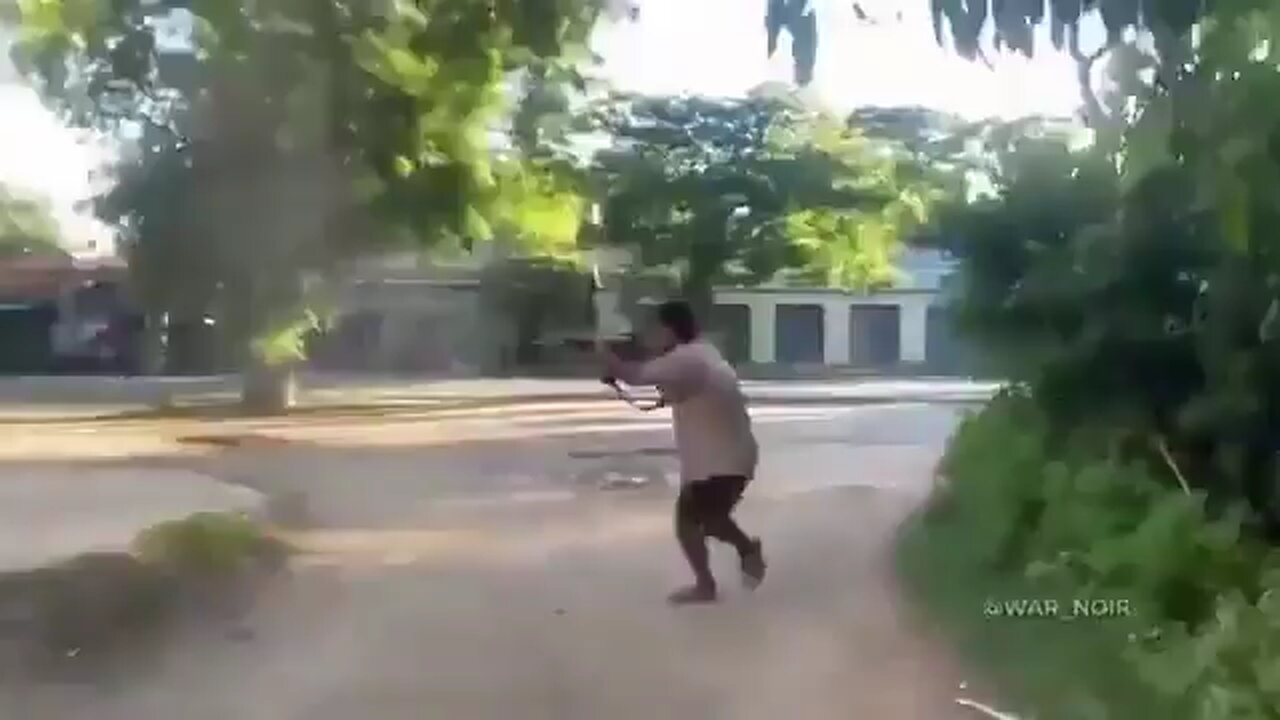 PDF guerillas carrying out an attack on junta forces in Monywa, Myanmar☠️
