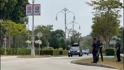 Thai and Combodian delegates arrive for peace talks in Malaysia