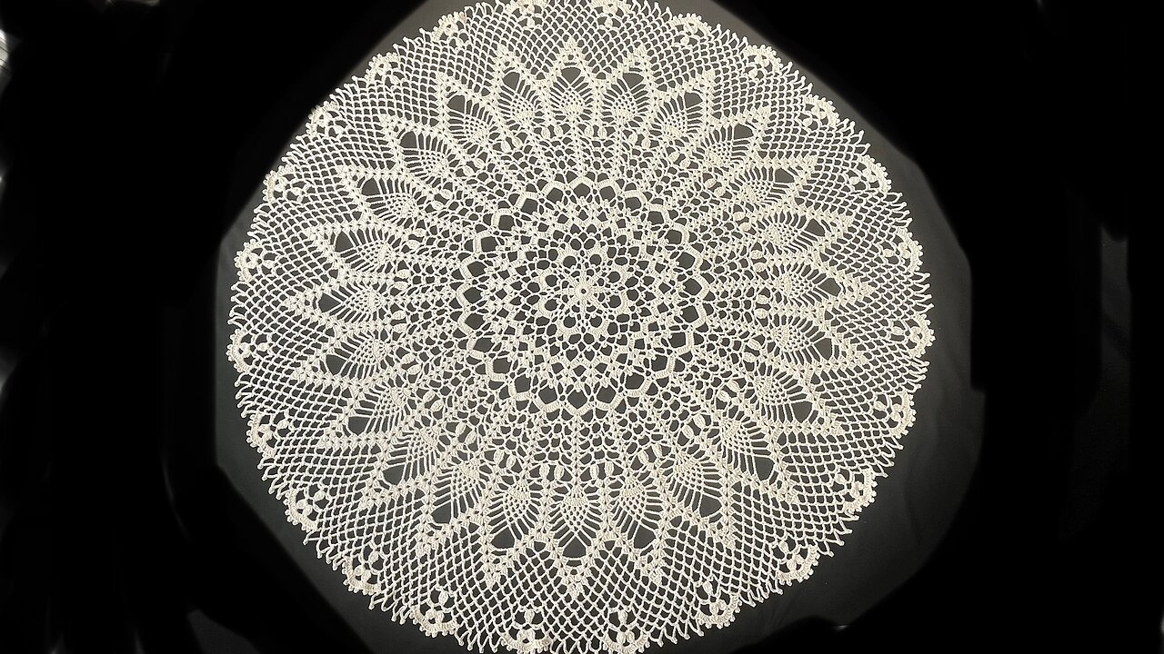 (#A-103)-(LEFTIES)-(ep.9/9)-Pineapple Crochet Table Center