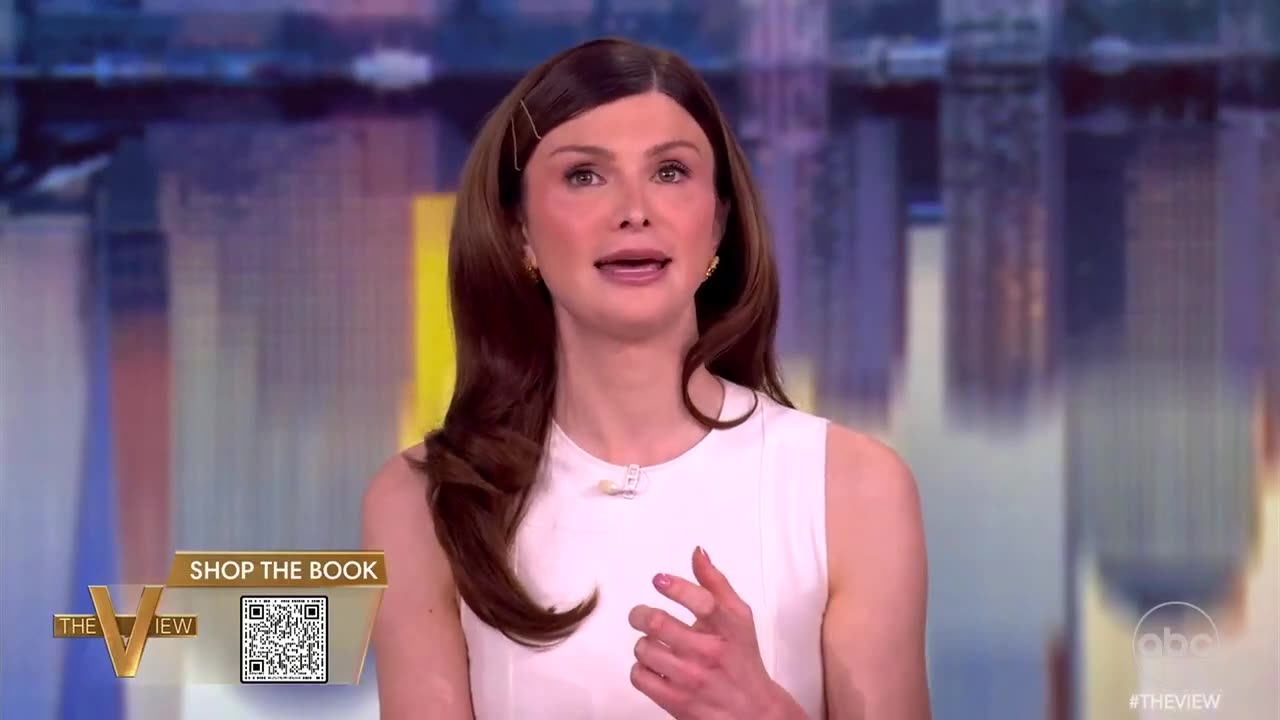 Dylan Mulvaney goes on The View but I put fitting music in the background