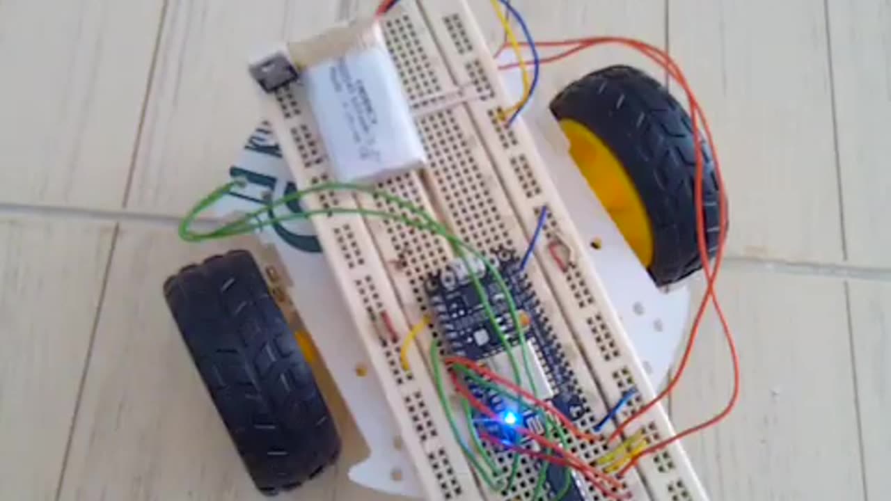 Arduino ESP8266 Robot Car Two DC Motors Spinning #AeroArduino